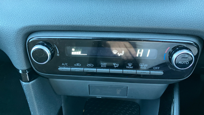 Toyota Yaris 1.5 Hybrid Design 5dr CVT Hybrid Hatchback